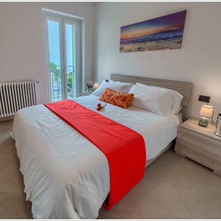 Lake View Terrace Villa Vercana ภายนอก รูปภาพ